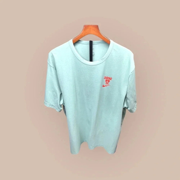 NIKE Dry Fit Tshirt - Picture 2 of 7